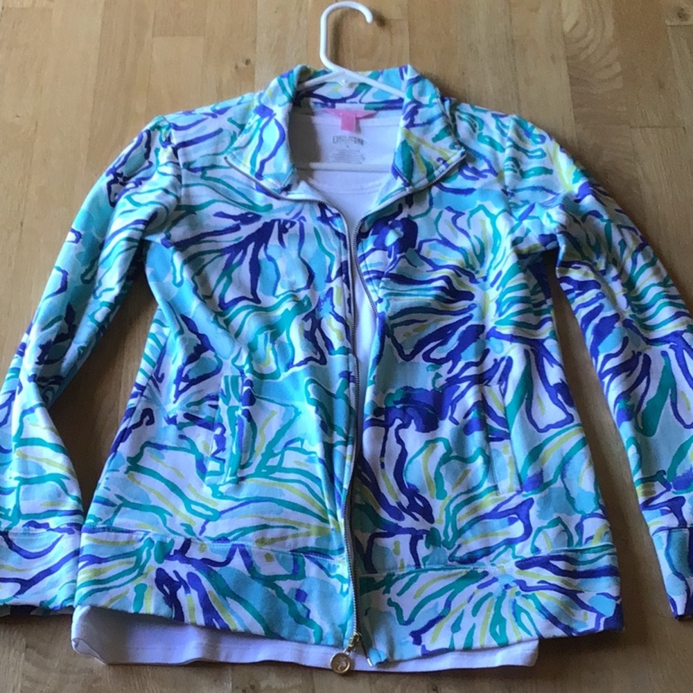 Lily Pulitzer zip up EUC w/ white t shirt
